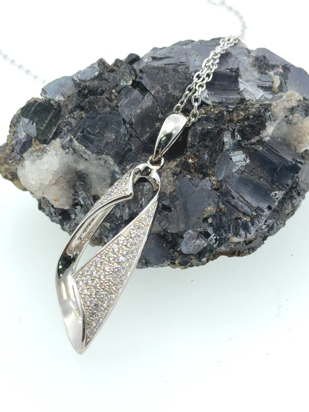 Sterling silver and cubic zirconia pendant